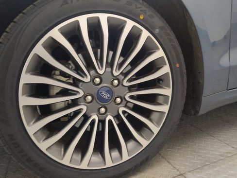Used 2018 Ford Fusion SE w/ Fusion SE Technology Package FWD image 31