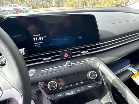 New 2026 Hyundai Elantra Limited image 17