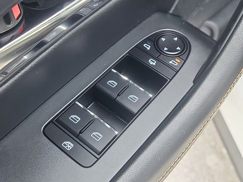 Certified 2025 MAZDA CX-90 3.3 Turbo S w/ Premium Package image 24