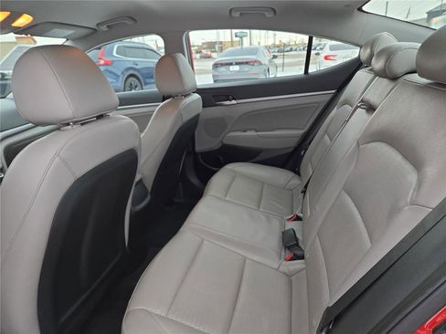 Used 2017 Hyundai Elantra Limited image 22