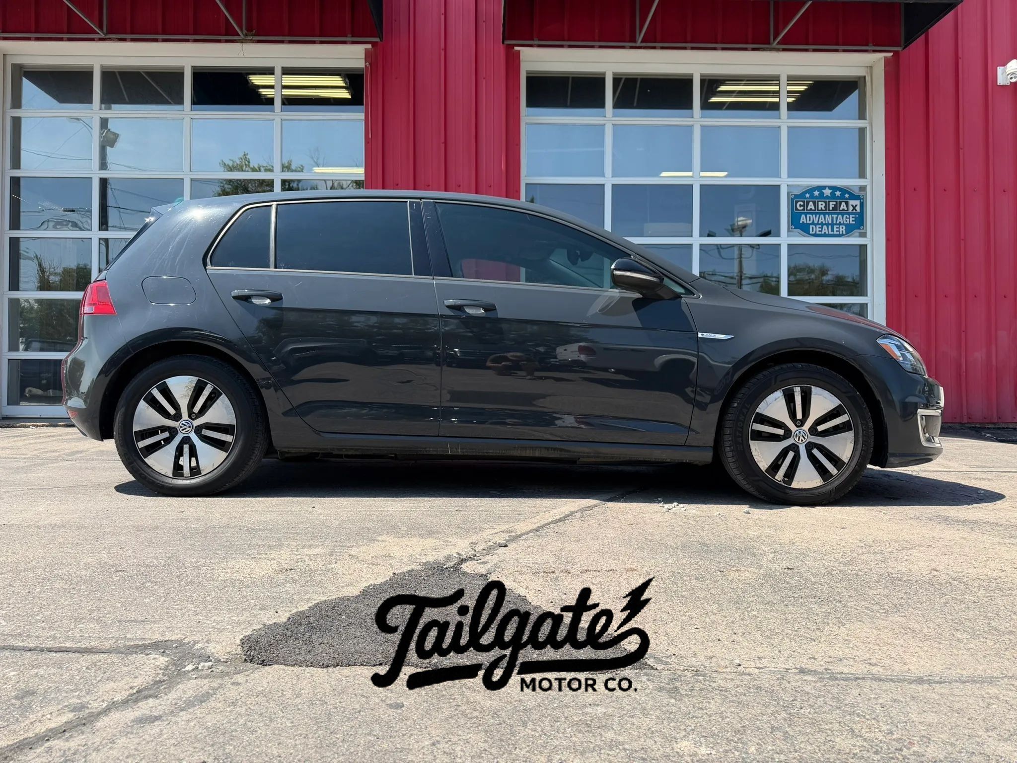 Used 2015 Volkswagen e-Golf SEL Premium FWD image 1