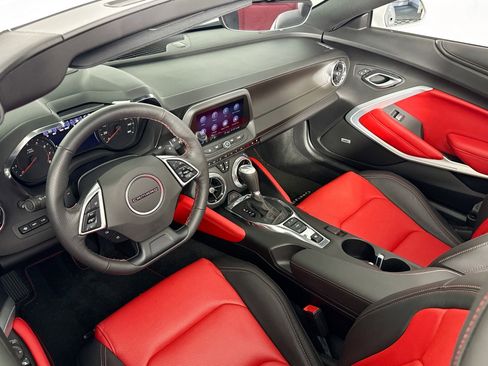 Used 2020 Chevrolet Camaro LT image 7