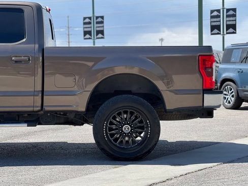 Used 2017 Ford F250 Lariat w/ Lariat Ultimate Package AWD/4WD image 5