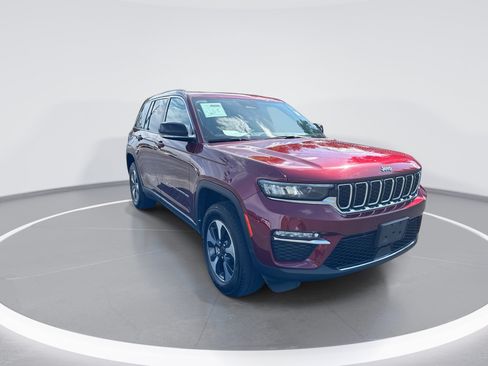 Used 2024 Jeep Grand Cherokee Limited 4xe AWD/4WD image 2