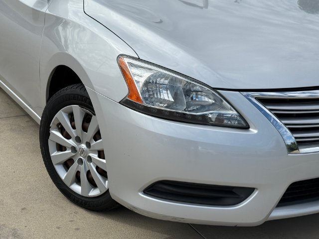 Used 2015 Nissan Sentra SV FWD image 2