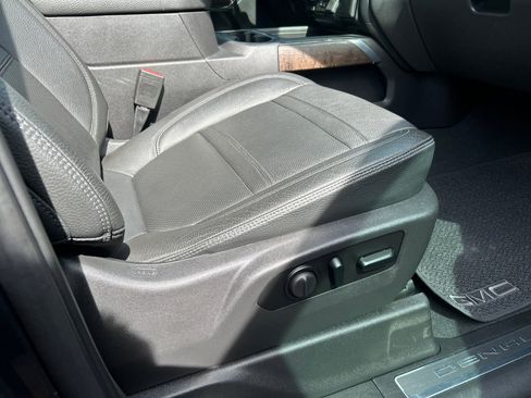 Used 2021 GMC Sierra 1500 Denali w/ Denali Ultimate Package image 7