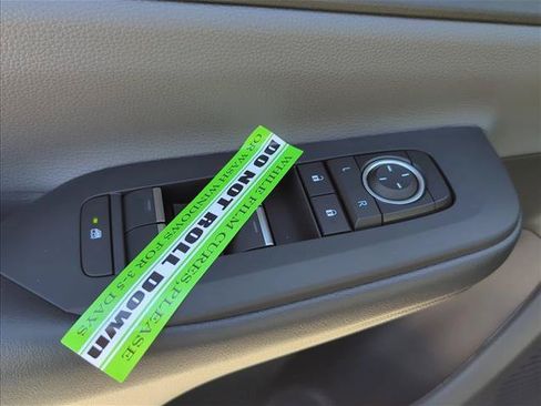 Used 2026 Toyota Prius XLE FWD image 10