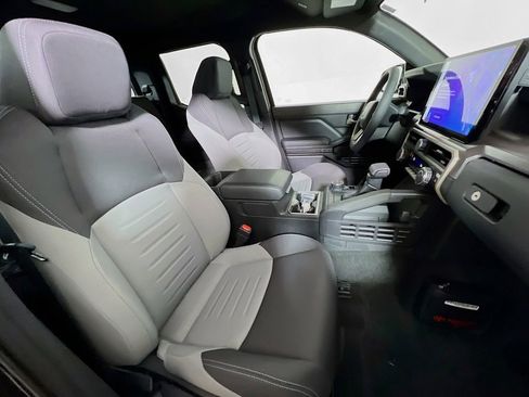 Used 2025 Toyota Tacoma TRD Off-Road image 24