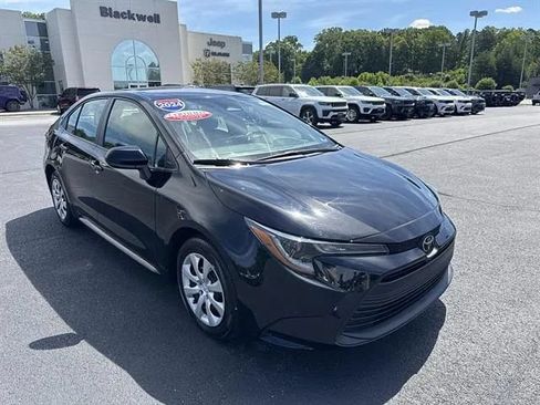 Used 2024 Toyota Corolla LE FWD image 1