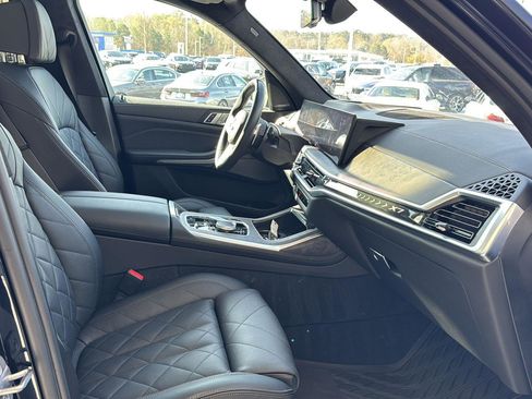 Certified 2023 BMW X7 xDrive40i w/ M Sport Package image 10