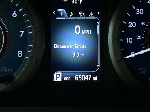 Used 2020 Toyota Sienna LE image 25