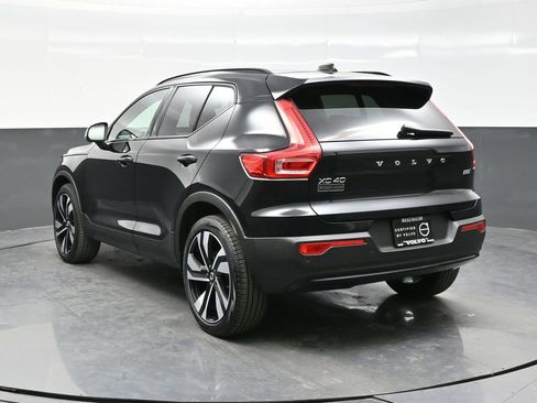 Used 2025 Volvo XC40 B5 Ultra image 5