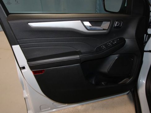 Used 2025 Ford Escape Platinum w/ Premium Technology Package image 5