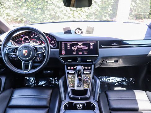 Used 2021 Porsche Cayenne Coupe AWD/4WD image 14