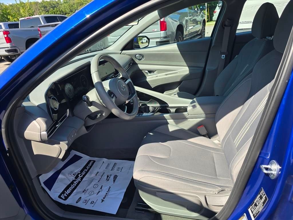 Used 2023 Hyundai Elantra SEL w/ Convenience Package FWD image 11