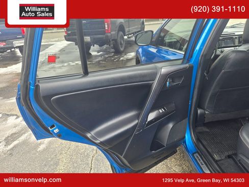 Used 2017 Toyota RAV4 SE image 13