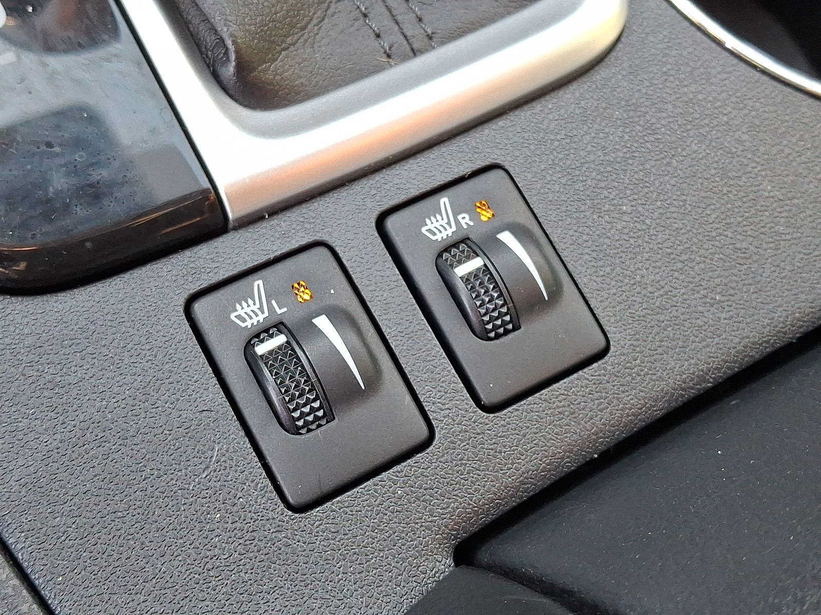 Used 2017 Toyota Highlander SE w/ Carpet Mat Package AWD/4WD image 25