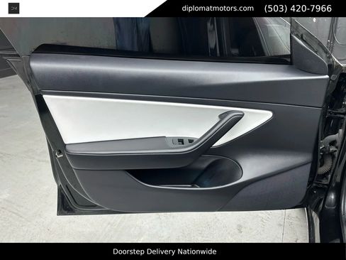 Used 2021 Tesla Model 3 Performance image 21