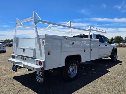 New 2026 RAM 5500 4x4 Crew Cab image 4