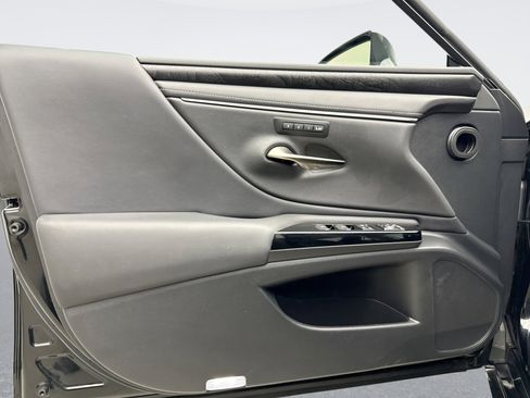 Used 2023 Lexus ES 350 w/ Premium Package image 9