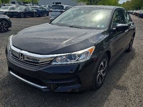 Used 2017 Honda Accord LX image 3