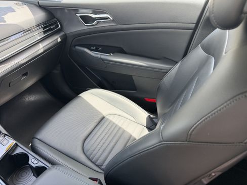 Certified 2023 Kia Sportage SX FWD image 18