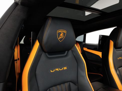 Used 2024 Lamborghini Urus S image 38