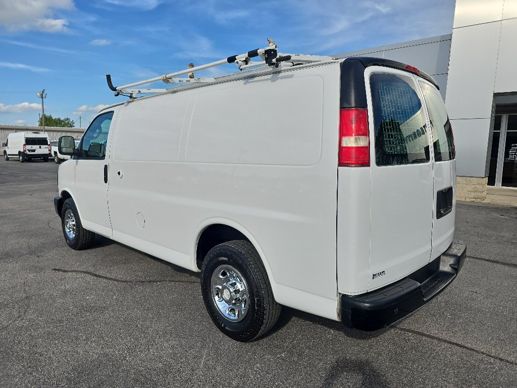 Used 2017 Chevrolet Express 2500 RWD image 8
