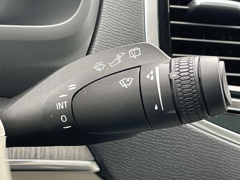 Used 2024 Volvo XC90 B6 Plus image 27