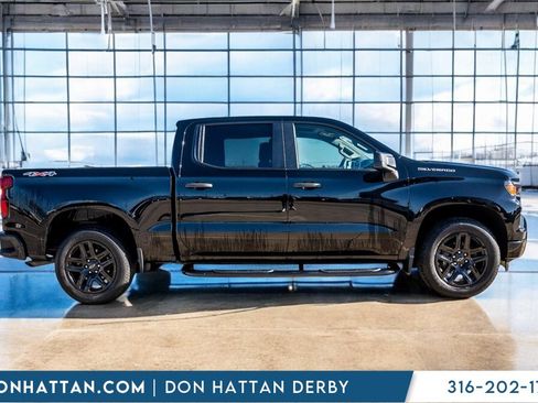 Used 2022 Chevrolet Silverado 1500 Custom image 29