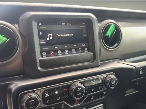 Used 2021 Jeep Wrangler Unlimited Sport AWD/4WD image 16