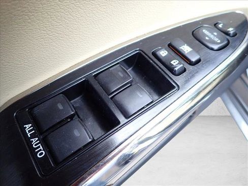 Used 2015 Toyota Avalon XLE Touring FWD image 12