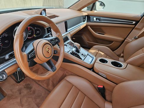 Certified 2023 Porsche Panamera GTS image 4