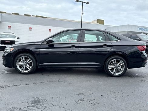 Used 2024 Volkswagen Jetta SE FWD image 8
