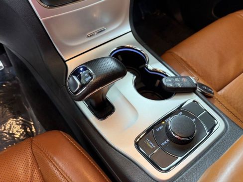 Used 2015 Jeep Grand Cherokee SRT AWD/4WD image 23
