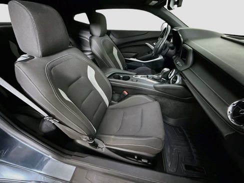 Used 2020 Chevrolet Camaro LT RWD image 26