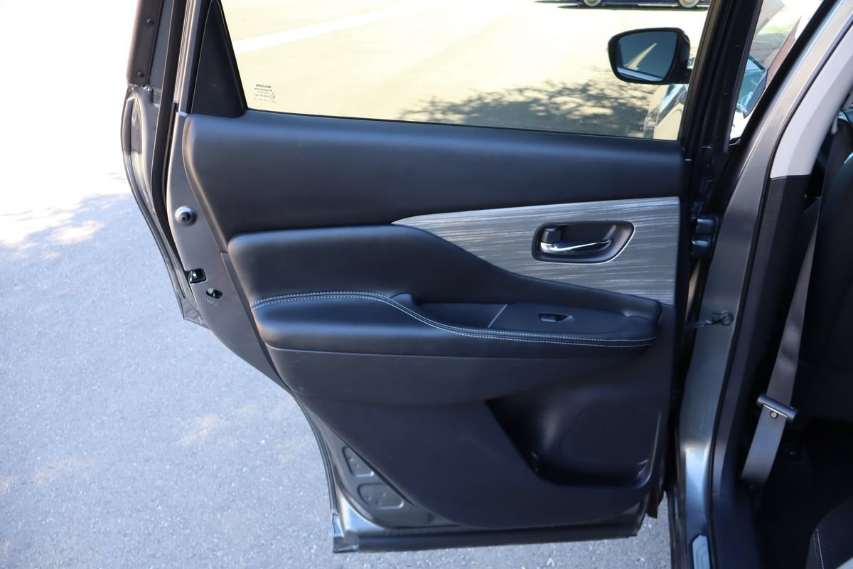 Used 2016 Nissan Murano SV AWD/4WD image 24
