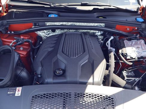 Certified 2025 Porsche Macan image 26