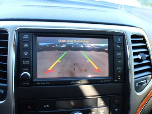 Used 2012 Jeep Grand Cherokee Overland image 25