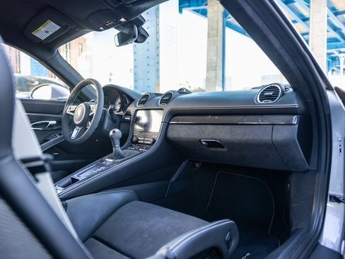 Used 2025 Porsche 718 Cayman GT4 image 46