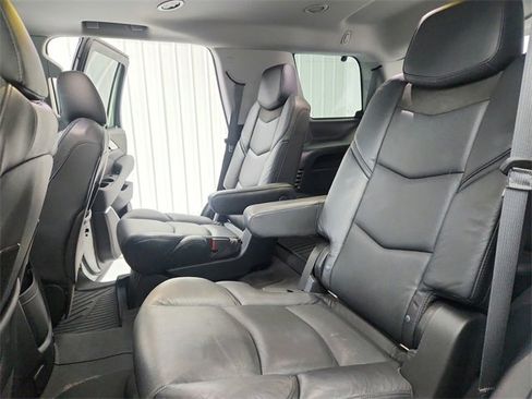 Used 2020 Cadillac Escalade Luxury image 41