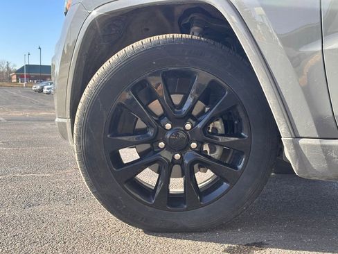 Used 2019 Jeep Grand Cherokee Altitude image 8