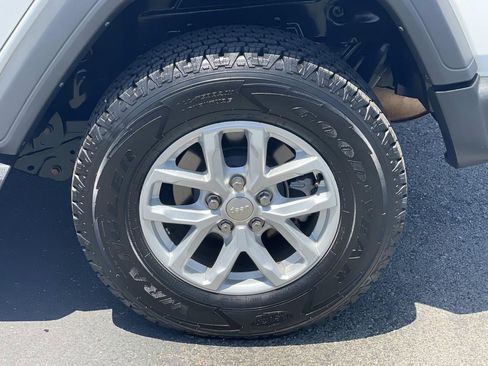 Used 2023 Jeep Wrangler Unlimited Sport AWD/4WD image 30