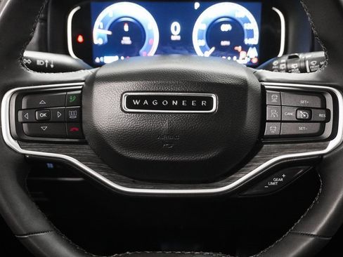 Used 2023 Jeep Wagoneer Series III w/ Preferred Equipment Group image 25