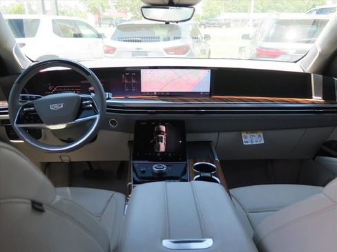 Certified 2025 Cadillac Escalade Sport Platinum AWD/4WD image 17