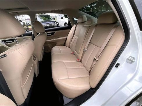 Used 2015 Nissan Altima 2.5 SL w/ Technology Package FWD image 19