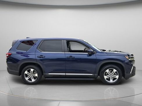 Used 2024 Honda Pilot EX-L image 3