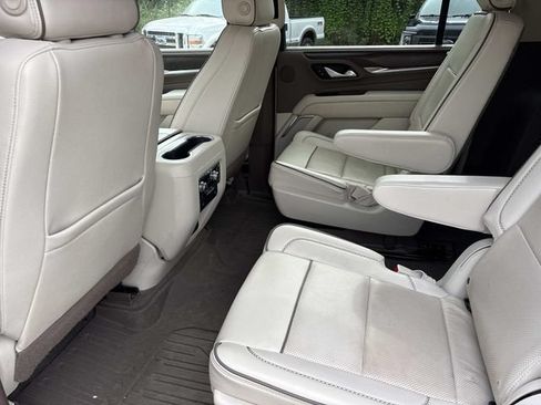 Used 2022 GMC Yukon XL Denali w/ Denali Reserve Package AWD/4WD image 11