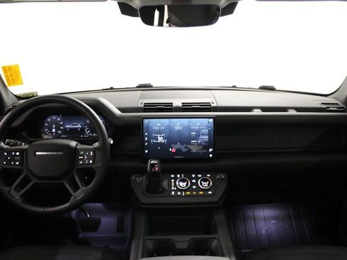 Used 2025 Land Rover Defender 110 S AWD/4WD image 33
