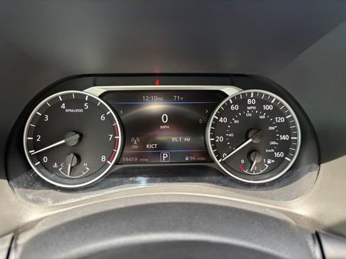 Used 2023 Nissan Sentra SR w/ Midnight Edition Package FWD image 29